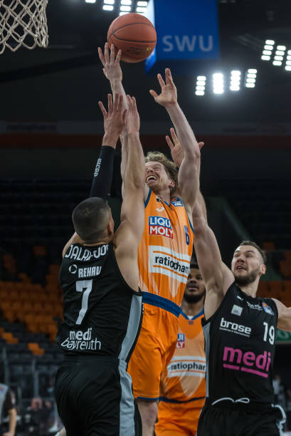 取更大荣誉 取更大荣誉